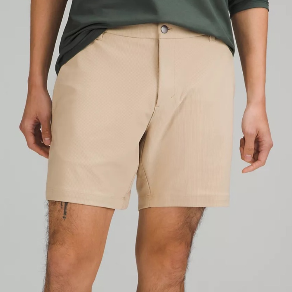 NWT Lululemon Commission Classic Fit Short 7” Cord